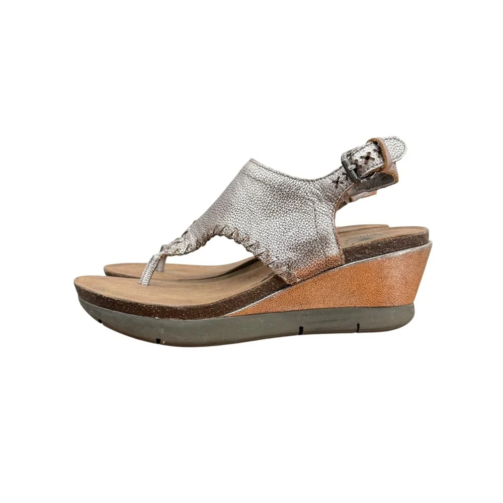OTBT Meditate Wedge Sandals Women SZ 8 Silver Office Everyday Metallic Leather